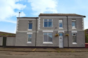 3 bedroom End of Terrace for sale in Wirral