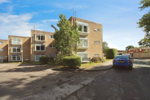 1 bedroom Flat for sale in Wirral