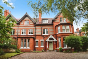 2 bedroom Flat for sale in Prenton