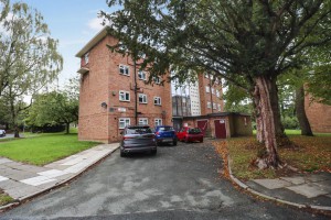 2 bedroom Flat for sale in Wirral