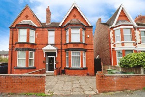 4 bedroom Semi Detached for sale in Birkenhead