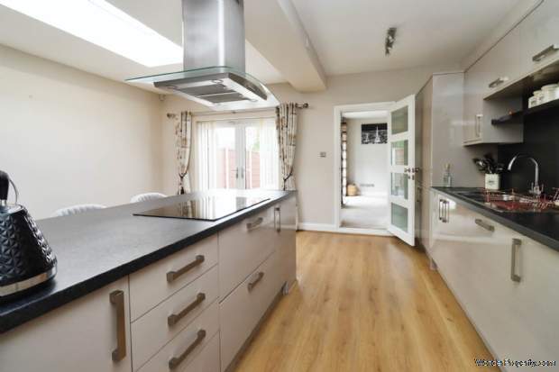 Additional Property Image 5 bedroom Semi Detached for sale in Wirral 9