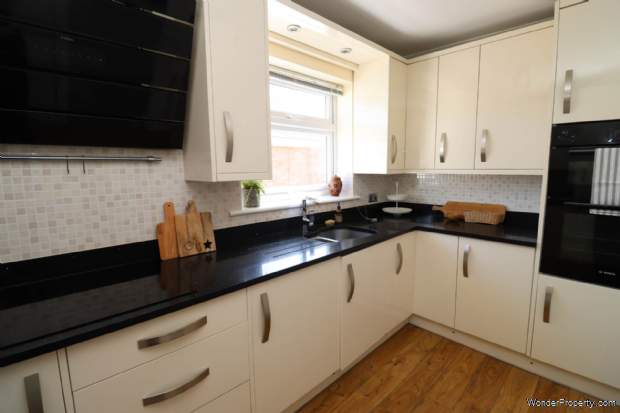 Additional Property Image 2 bedroom Bungalow for sale in Wirral 5