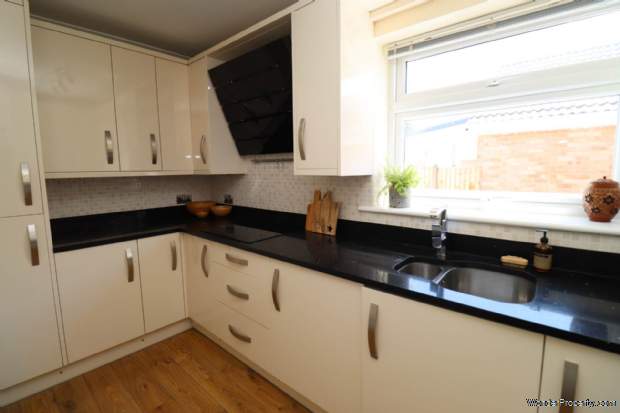 Additional Property Image 2 bedroom Bungalow for sale in Wirral 6