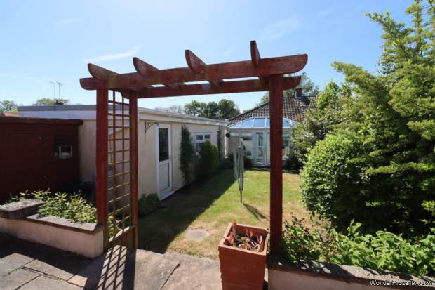 Additional Property Image 2 bedroom Bungalow for sale in Wirral 8