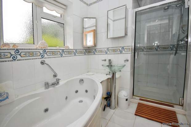 Additional Property Image 2 bedroom Detached Bungalow for sale in Wirral 12