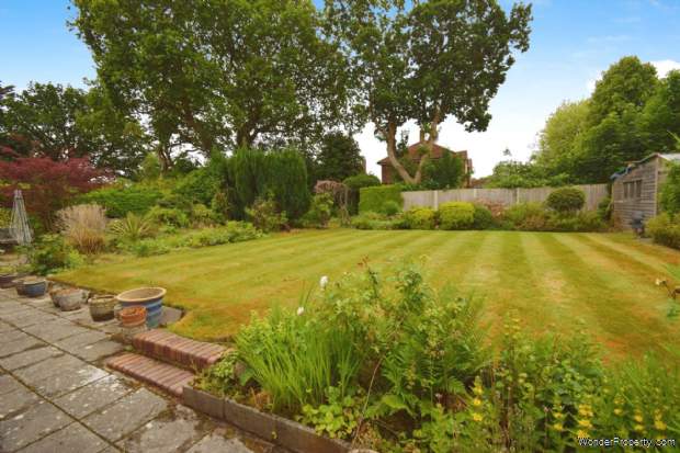Additional Property Image 2 bedroom Detached Bungalow for sale in Wirral 14