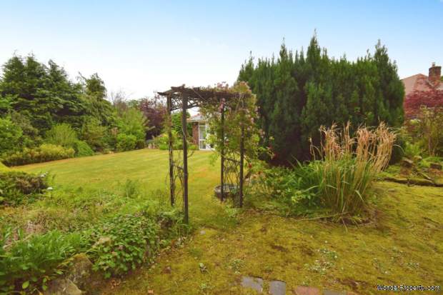 Additional Property Image 2 bedroom Detached Bungalow for sale in Wirral 19