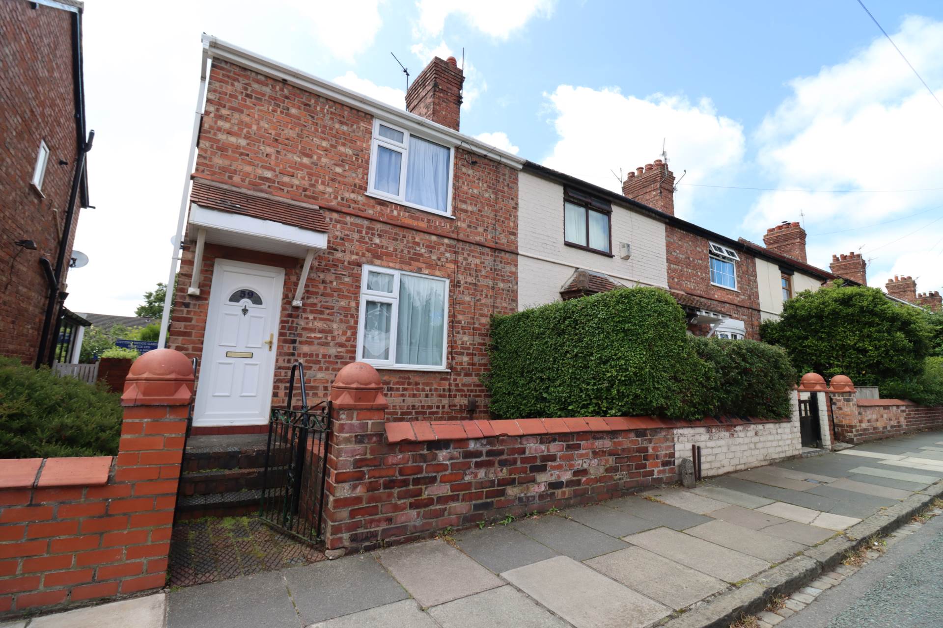 2 bedroom End of Terrace for sale in Wirral
