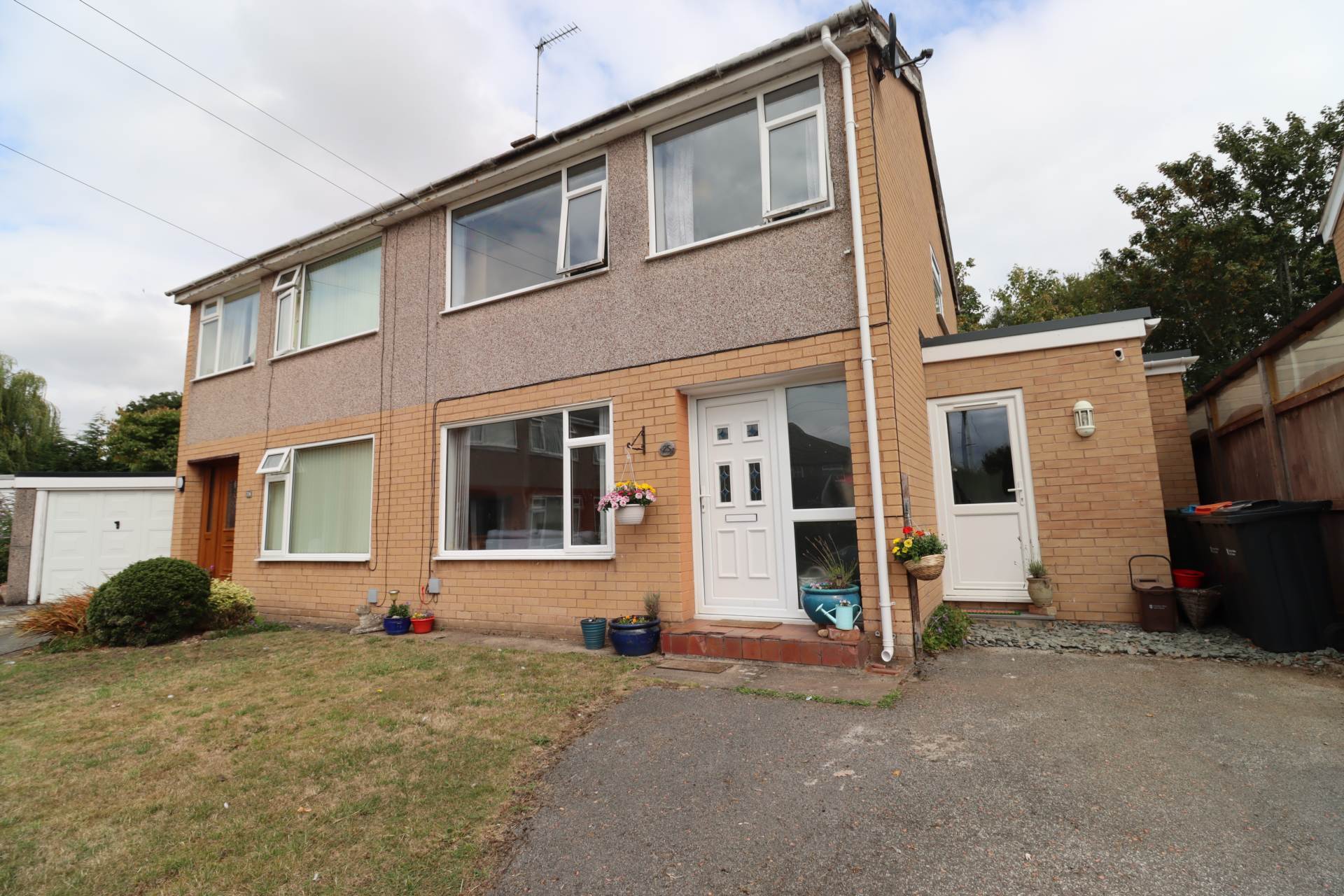Additional Property Image 4 bedroom Semi Detached for sale in Parkgate 15