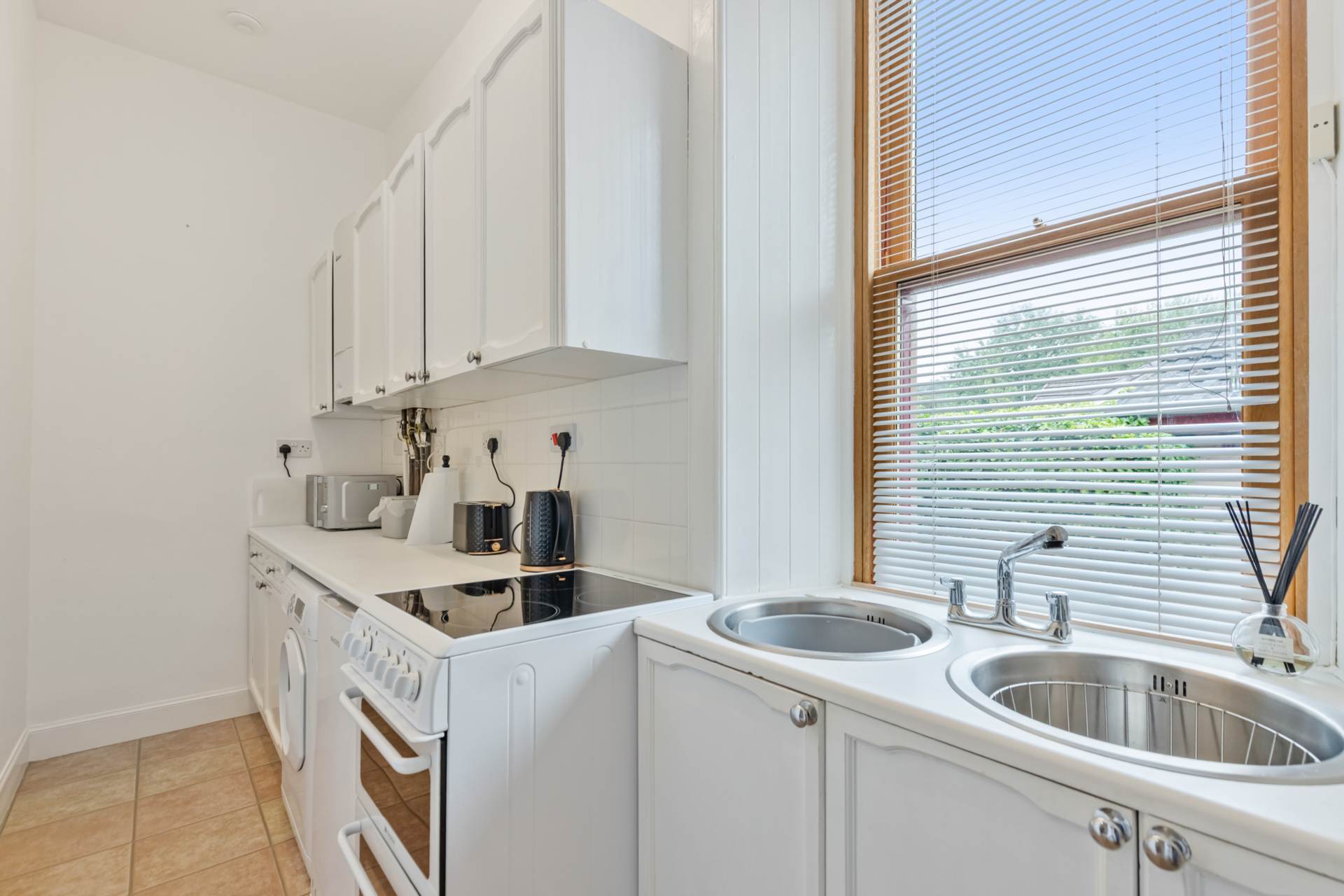 Additional Property Image 3 bedroom House to rent in Paisley 7