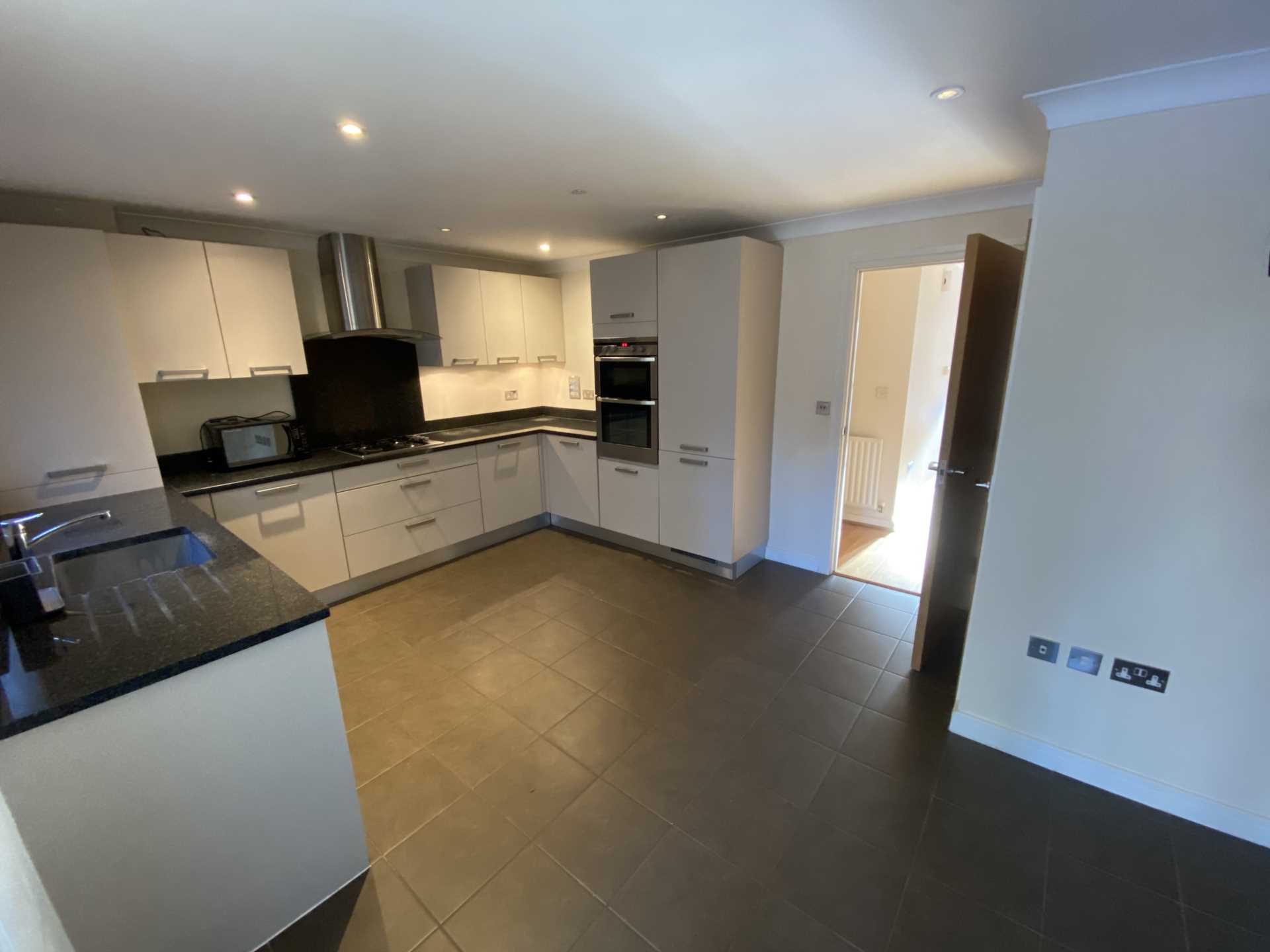 Additional Property Image 4 bedroom Town House to rent in Radlett 3