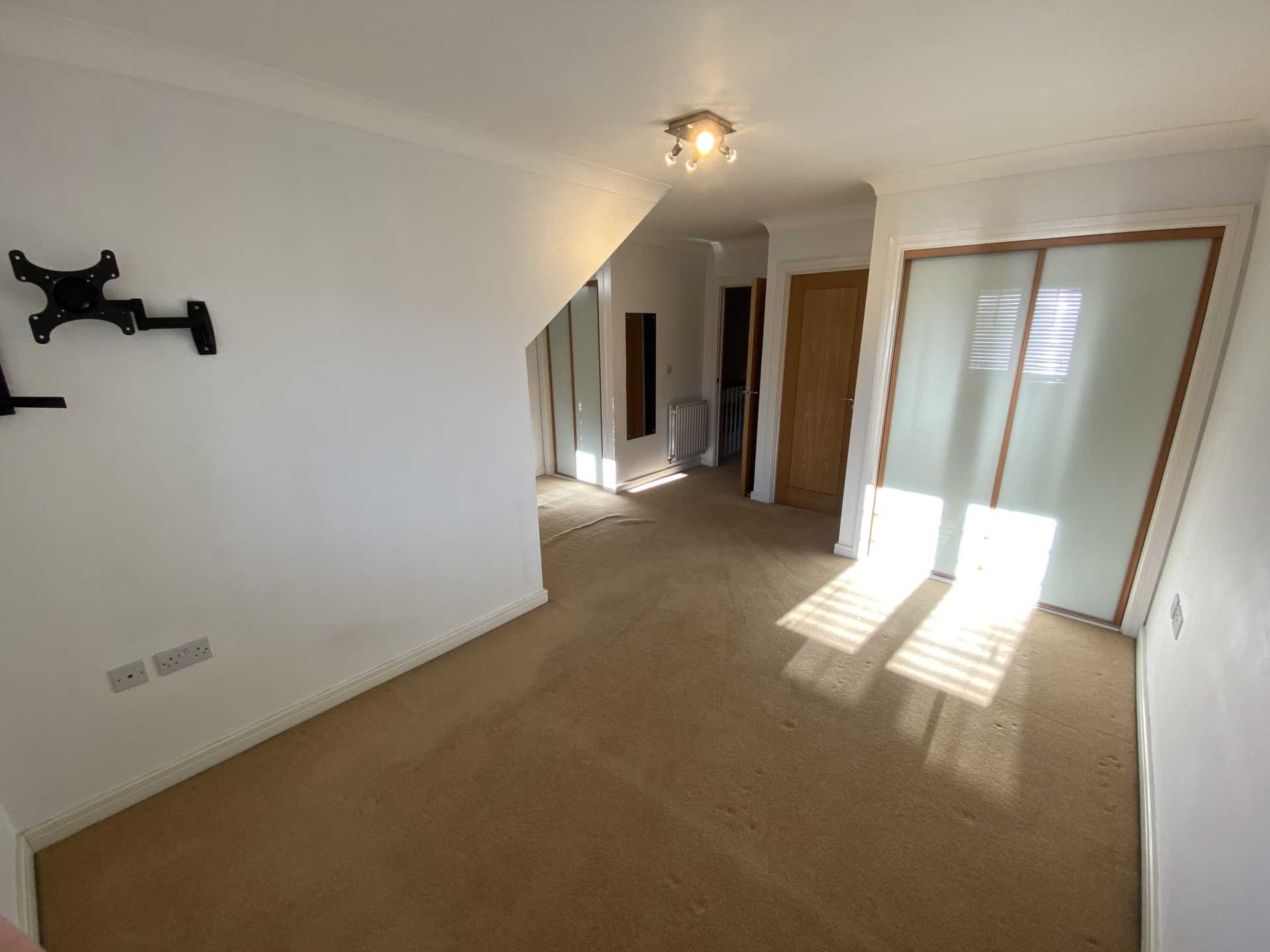 Additional Property Image 4 bedroom Town House to rent in Radlett 12