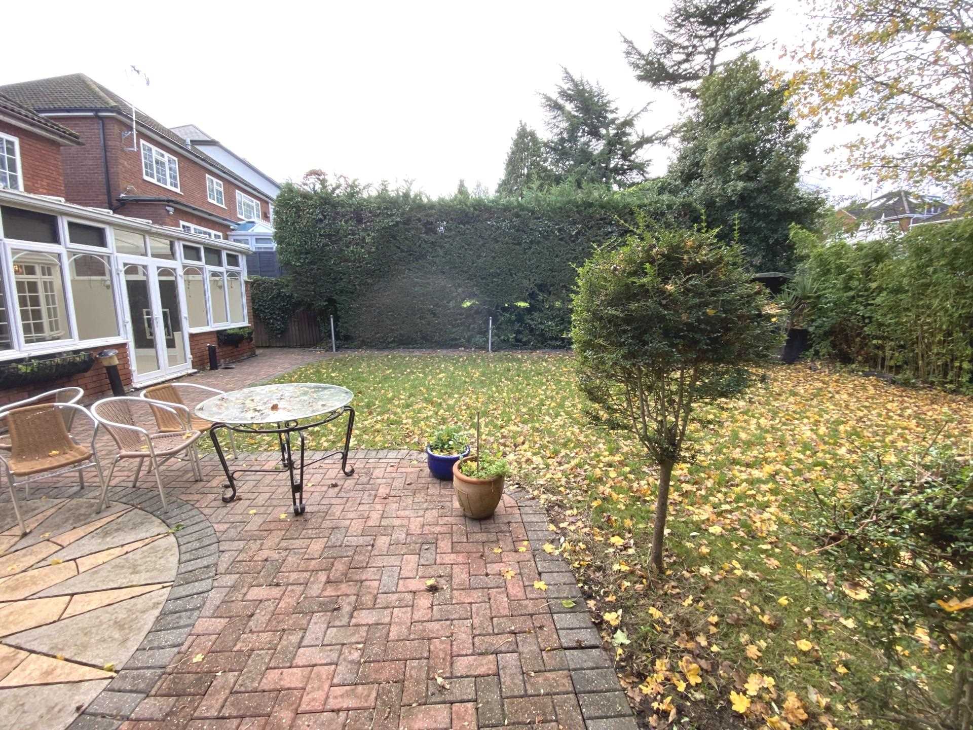 Additional Property Image 5 bedroom Detached to rent in Borehamwood 7