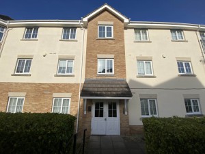 2 bedroom Flat to rent in Borehamwood