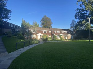2 bedroom Maisonette to rent in Radlett