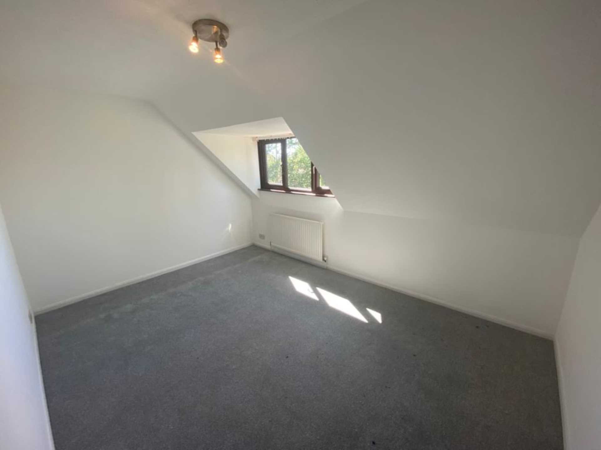 Additional Property Image 2 bedroom Duplex to rent in Borehamwood 7