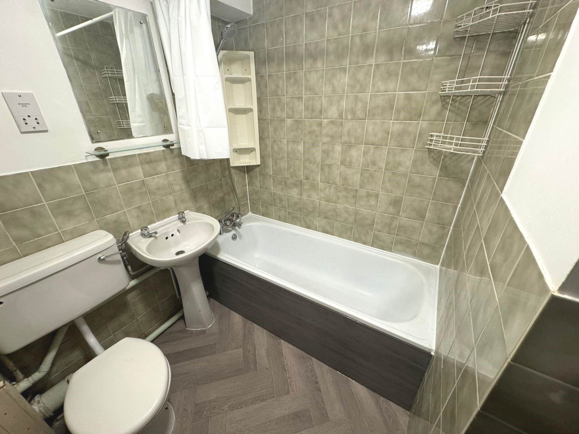 Additional Property Image 2 bedroom Duplex to rent in Borehamwood 10