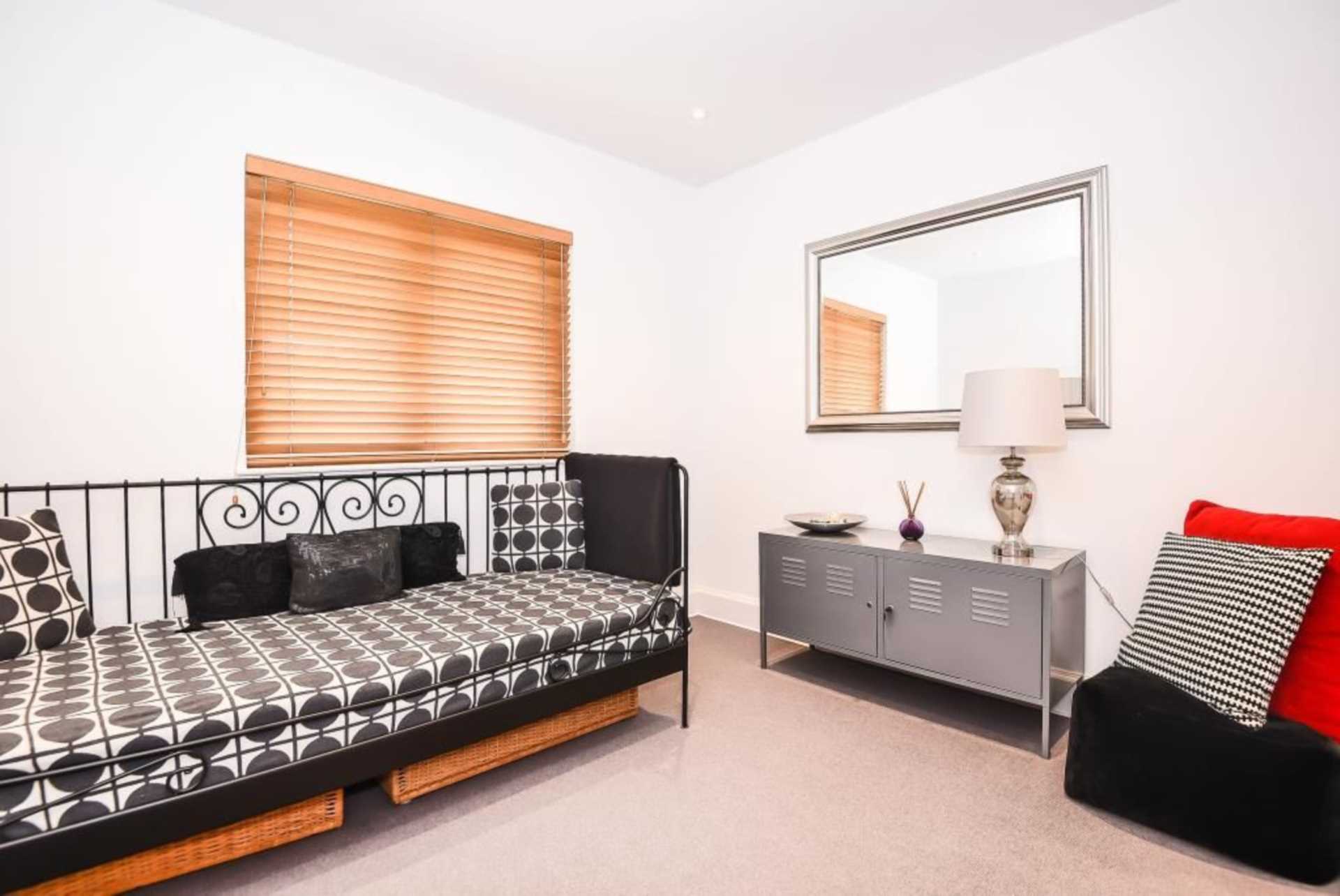 Additional Property Image 3 bedroom Flat to rent in Stanmore 9