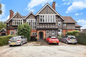 3 bedroom Flat to rent in Stanmore