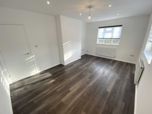 2 bedroom Flat to rent in Edgware