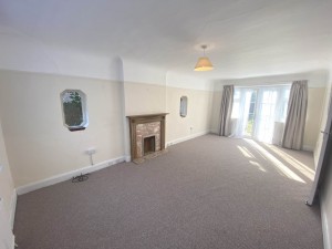 4 bedroom Detached to rent in Bushey