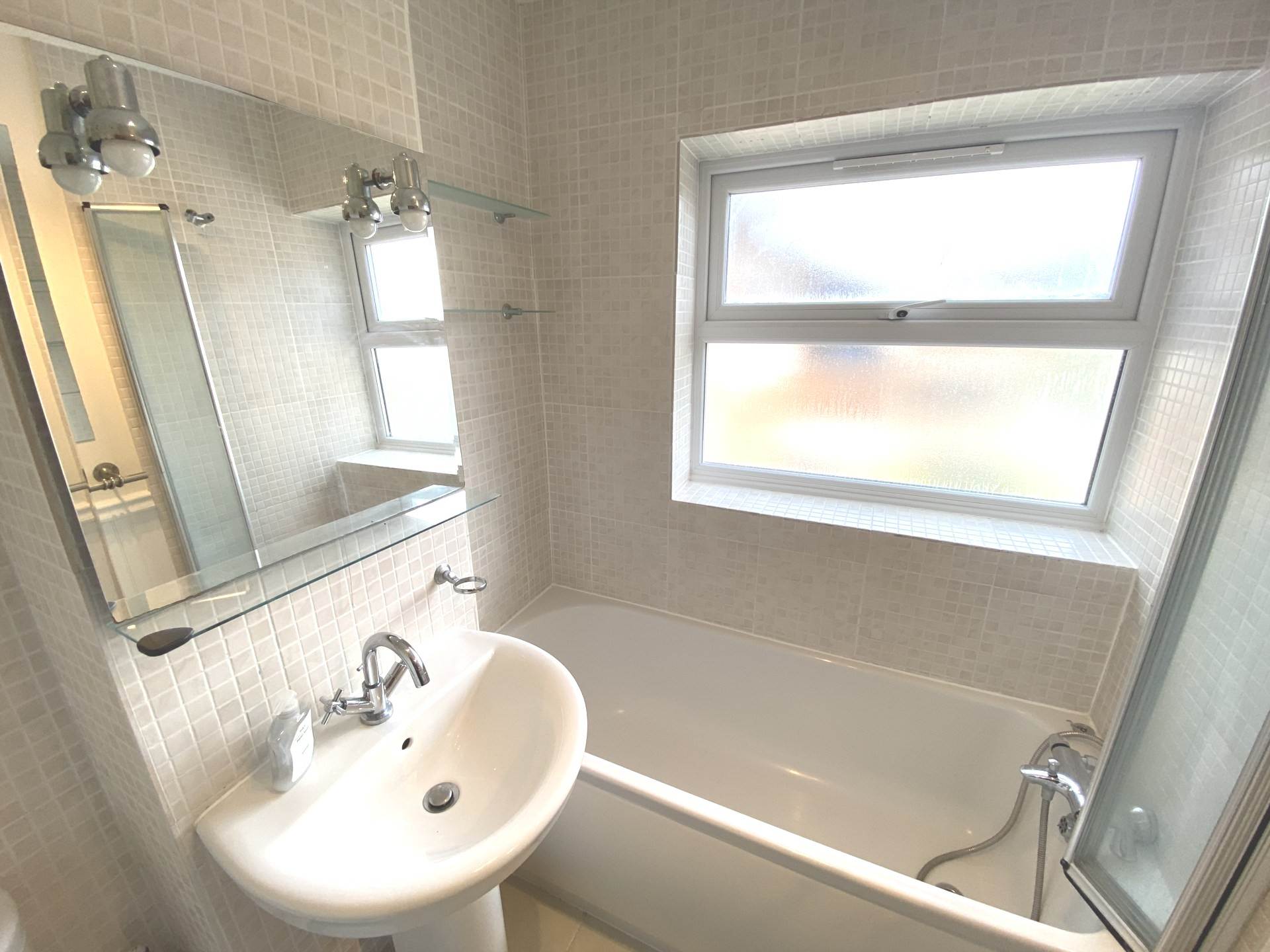 Additional Property Image 2 bedroom Flat to rent in Radlett 9