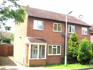 3 bedroom Semi Detached to rent in Borehamwood