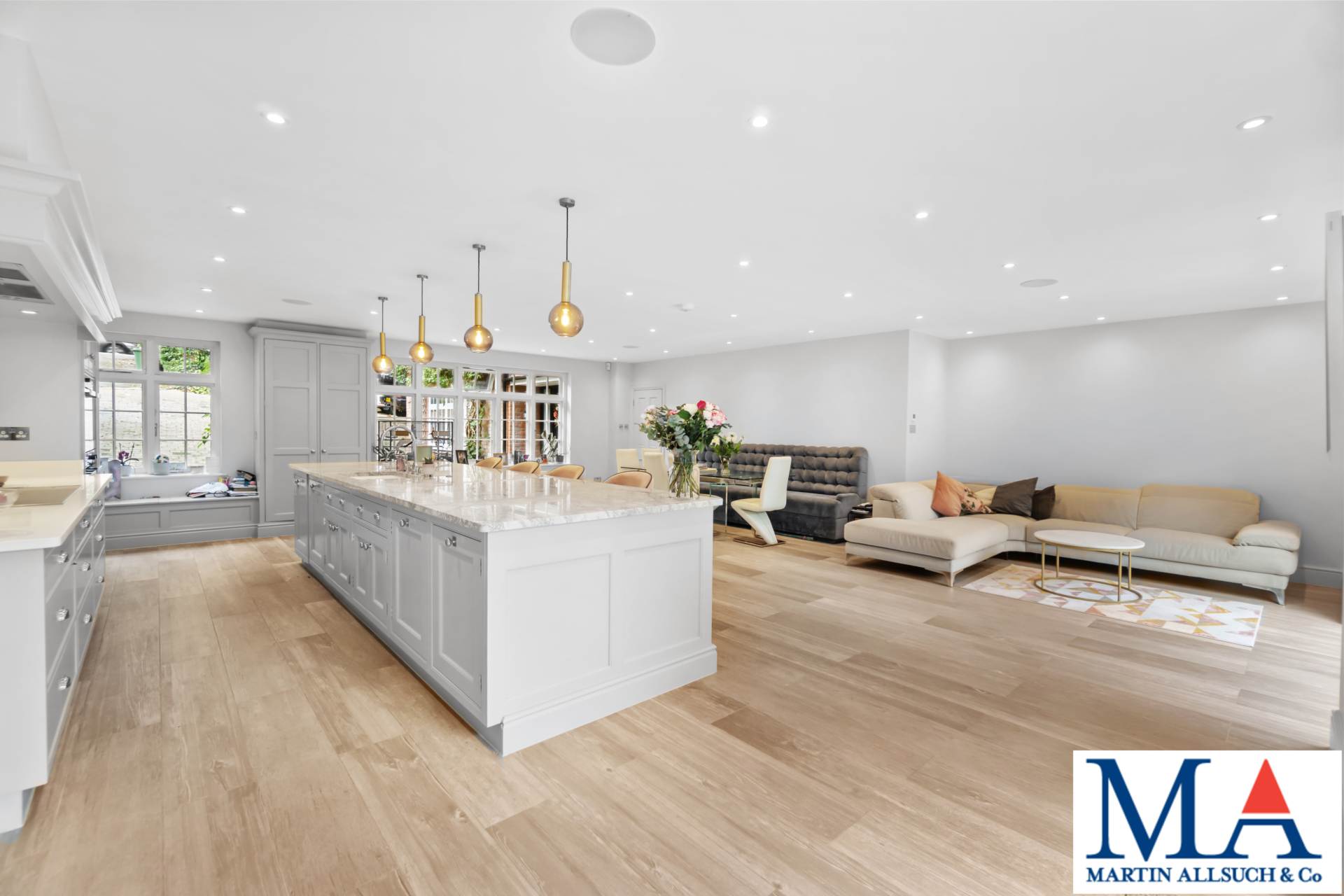 Additional Property Image 5 bedroom Detached to rent in Borehamwood 3