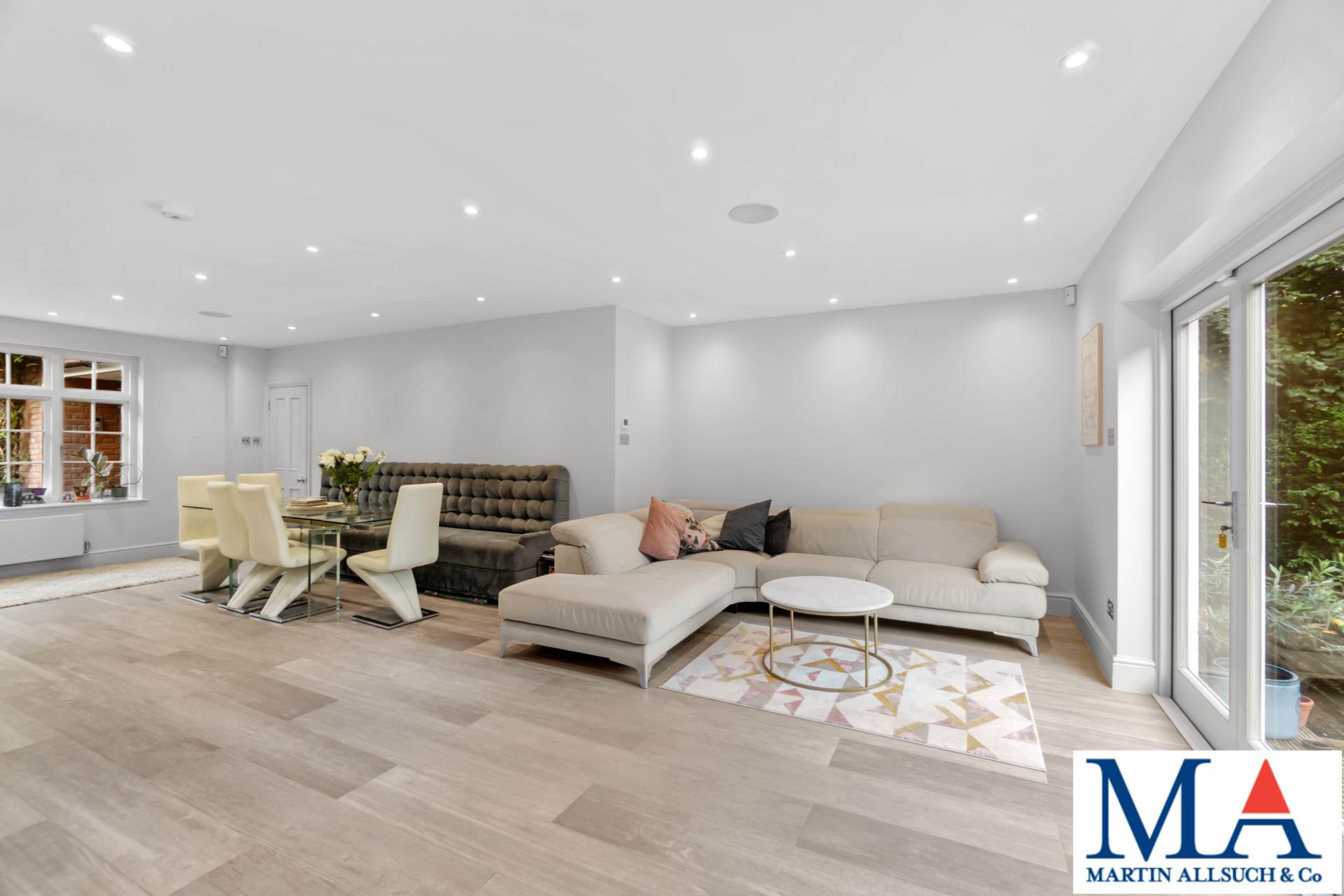 Additional Property Image 5 bedroom Detached to rent in Borehamwood 5
