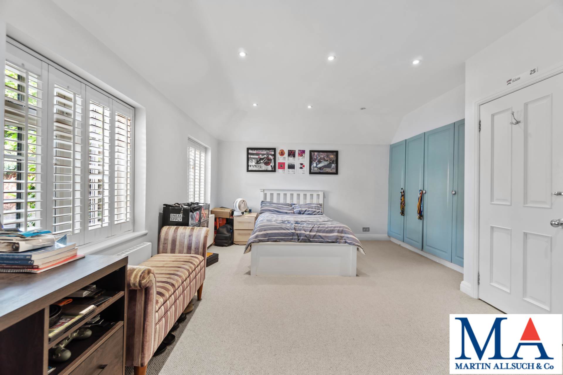 Additional Property Image 5 bedroom Detached to rent in Borehamwood 12