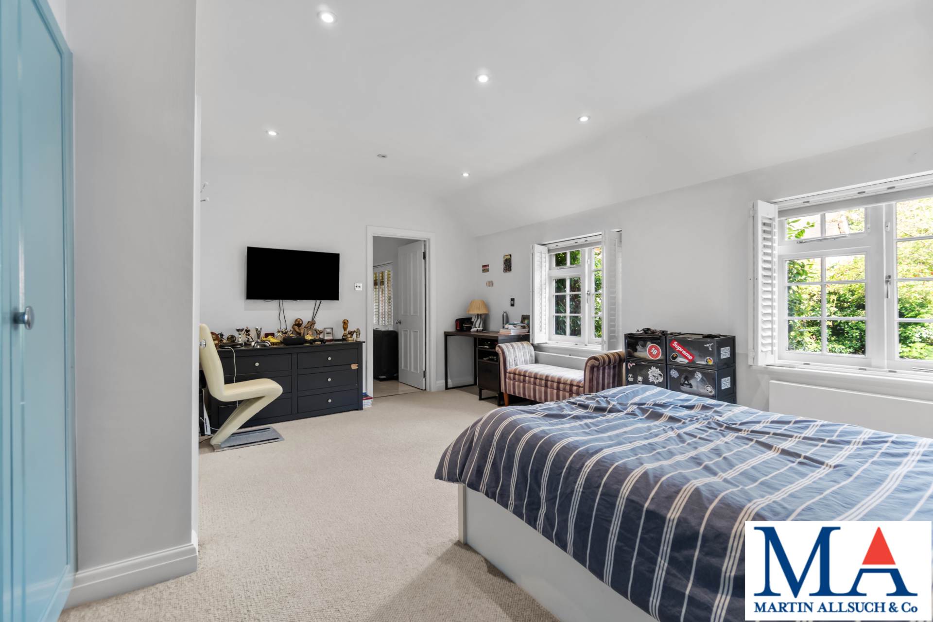 Additional Property Image 5 bedroom Detached to rent in Borehamwood 13