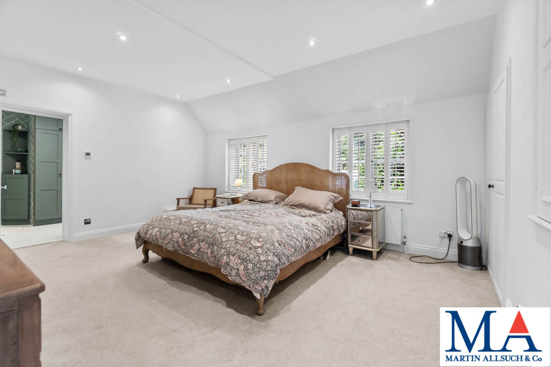 Additional Property Image 5 bedroom Detached to rent in Borehamwood 17