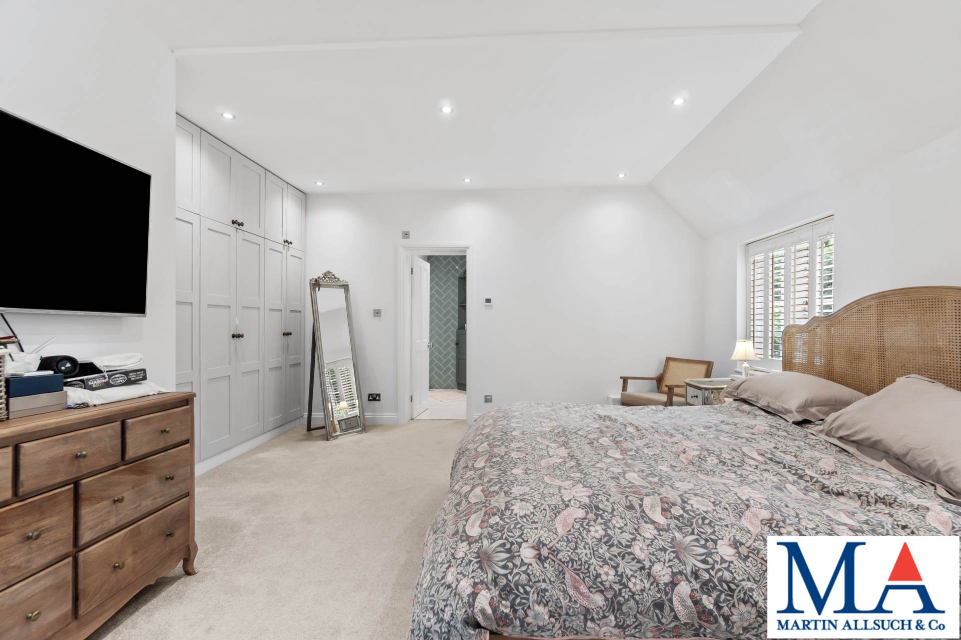 Additional Property Image 5 bedroom Detached to rent in Borehamwood 18