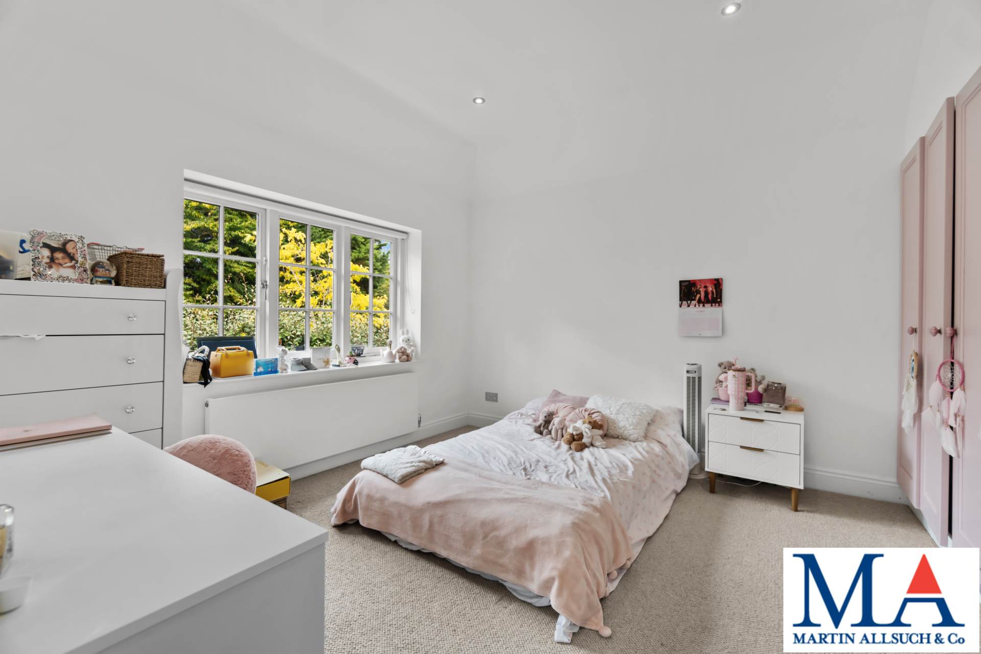 Additional Property Image 5 bedroom Detached to rent in Borehamwood 22