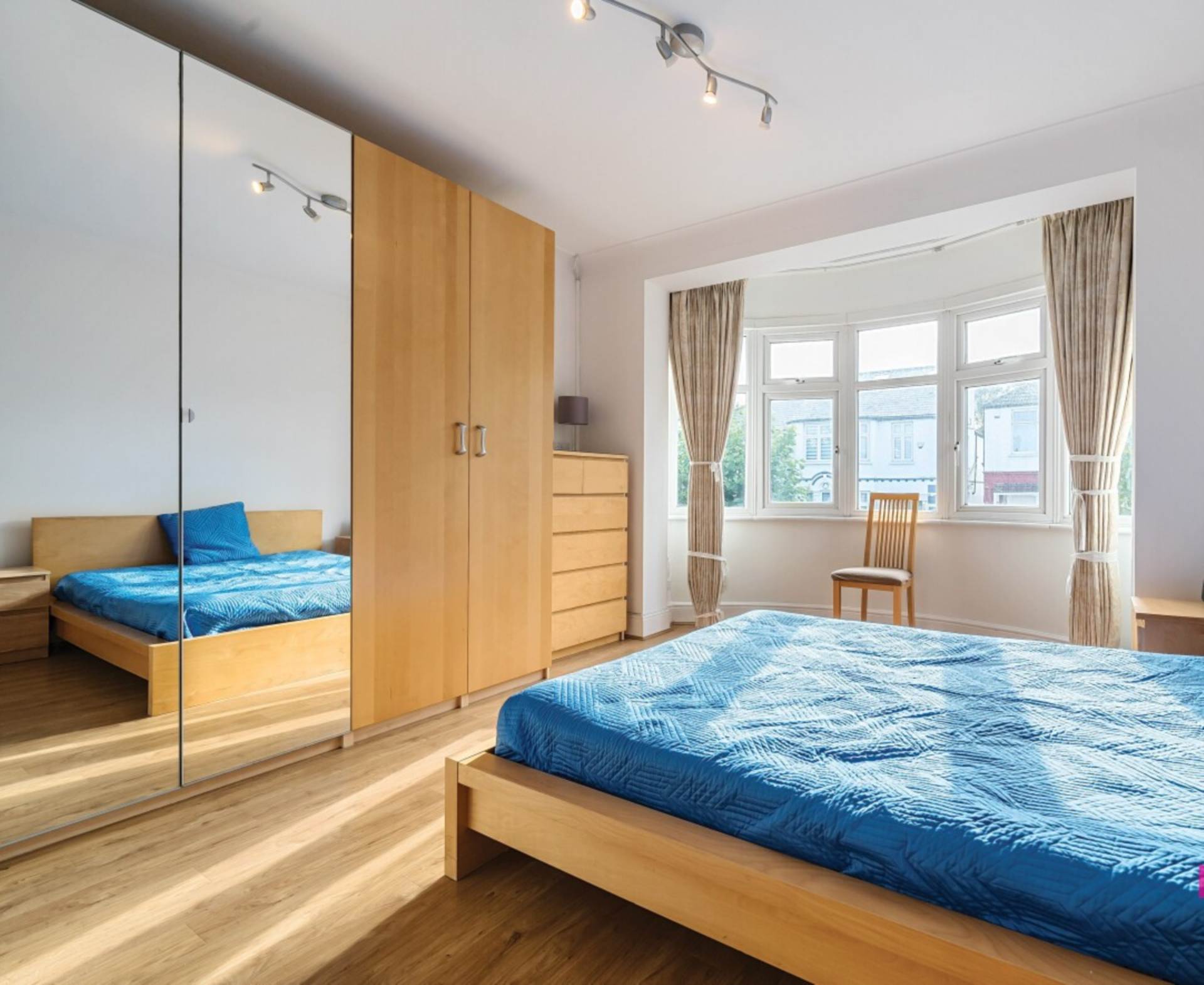 Additional Property Image 2 bedroom Flat to rent in London 8