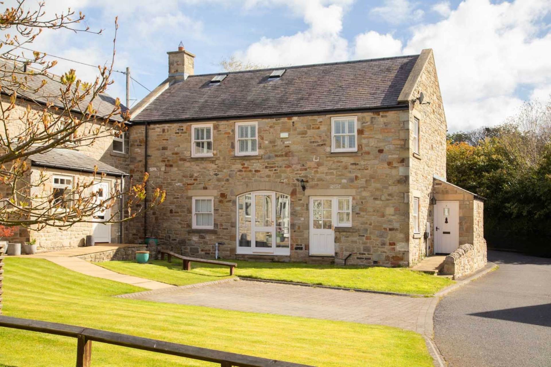 4 bedroom Link Detached House for sale in Newcastle Upon Tyne