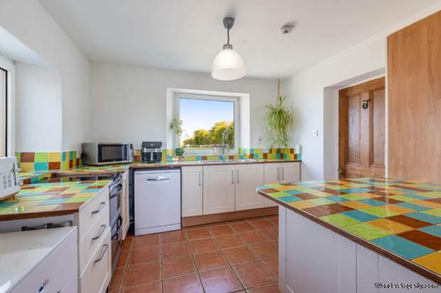 Additional Property Image 7 bedroom Detached for sale in Dartmouth 15