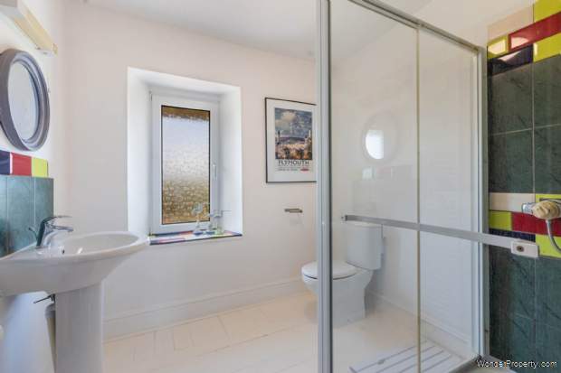 Additional Property Image 7 bedroom Detached for sale in Dartmouth 10
