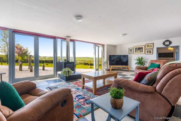 Additional Property Image 7 bedroom Detached for sale in Dartmouth 12