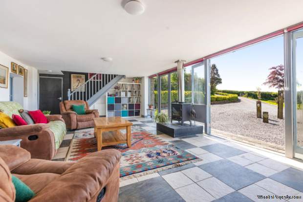 Additional Property Image 7 bedroom Detached for sale in Dartmouth 13