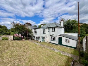 4 bedroom Detached for sale in Buckfastleigh