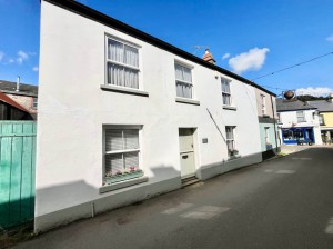 3 bedroom Semi Detached for sale in Buckfastleigh