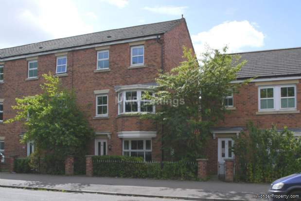 5 bedroom Town House to rent in Durham