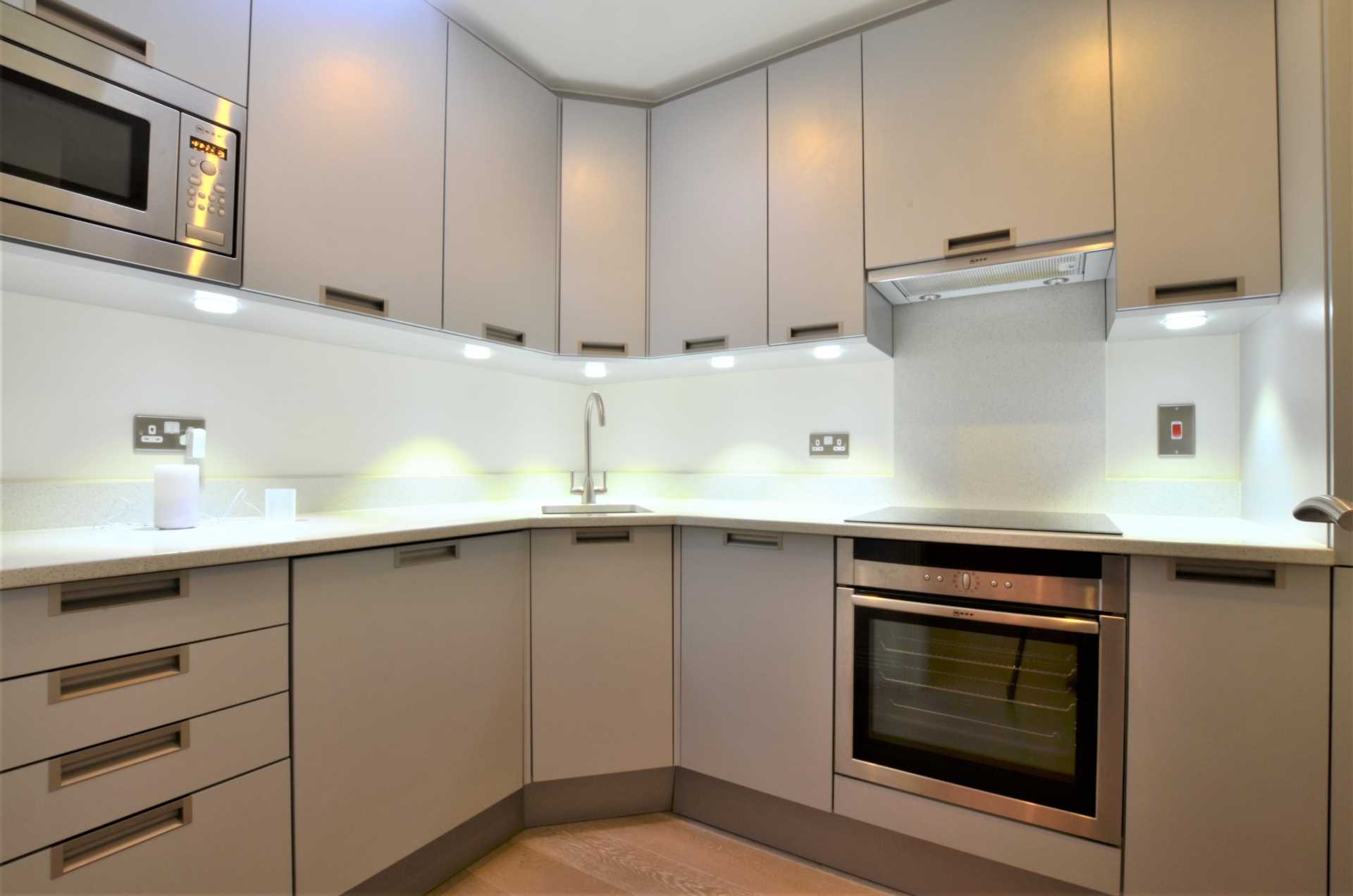 Additional Property Image 1 bedroom Flat to rent in London 8