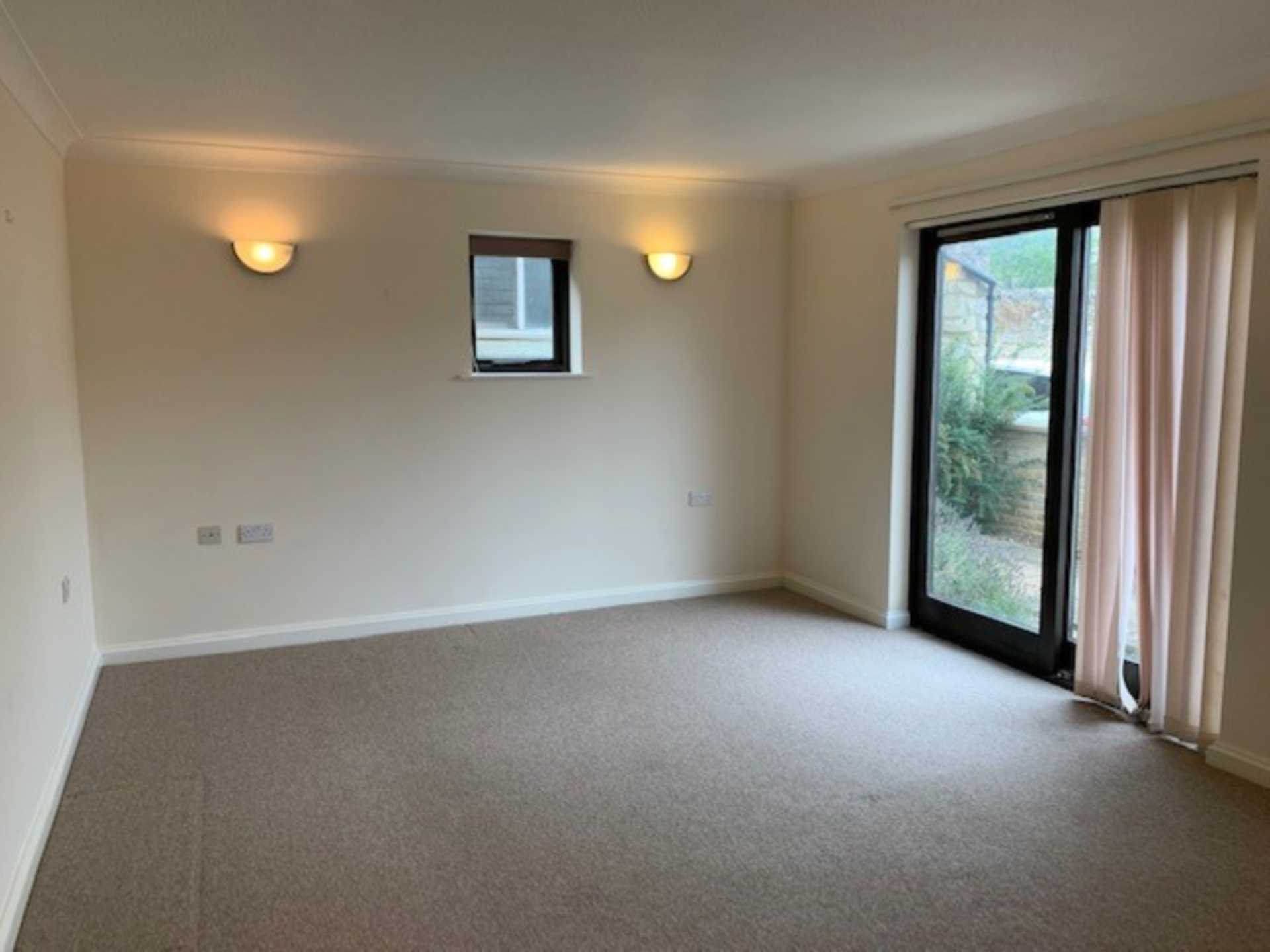 Additional Property Image 2 bedroom Flat to rent in Witney 5