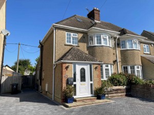4 bedroom Semi Detached to rent in Witney