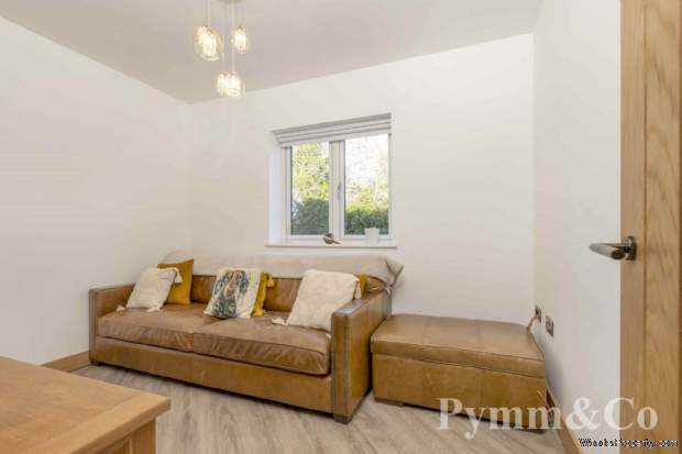 Additional Property Image 4 bedroom Detached for sale in Great Yarmouth 11