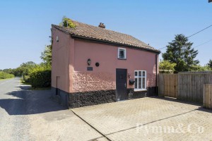 4 bedroom Detached for sale in Wymondham