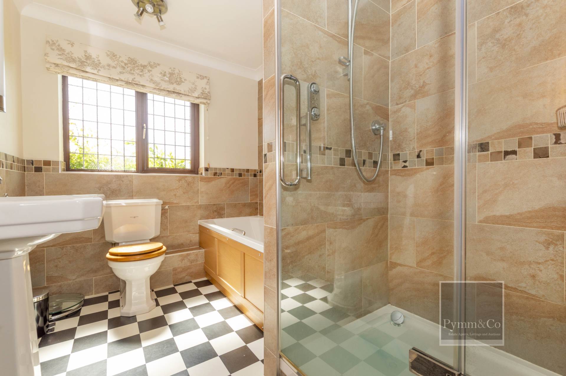 Additional Property Image 4 bedroom Detached for sale in Norwich 10